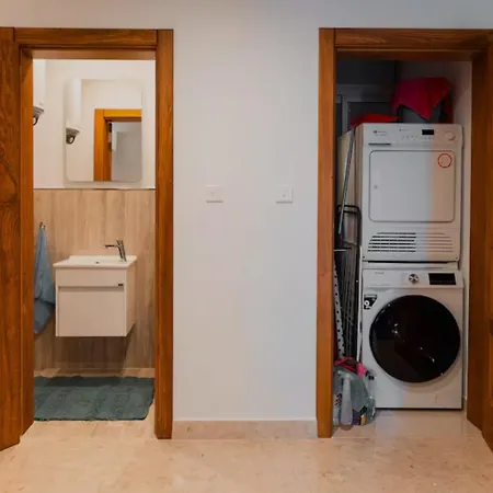 בית אירוח 3-bedroom Oasis In סליאמה