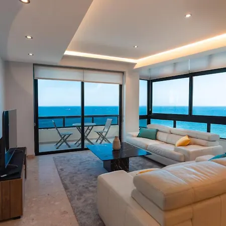 3-bedroom Oasis In 슬리에마